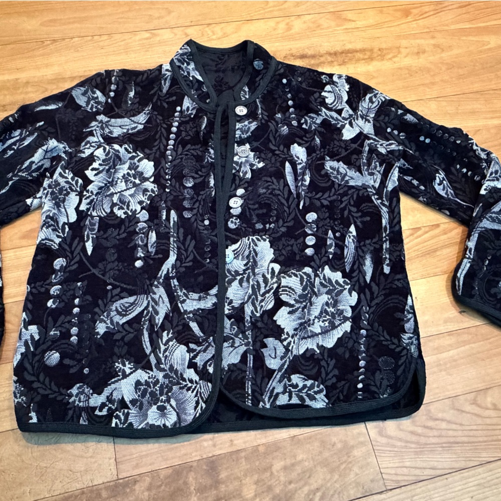 Floral Velvet Button-Up Jacket Reversible